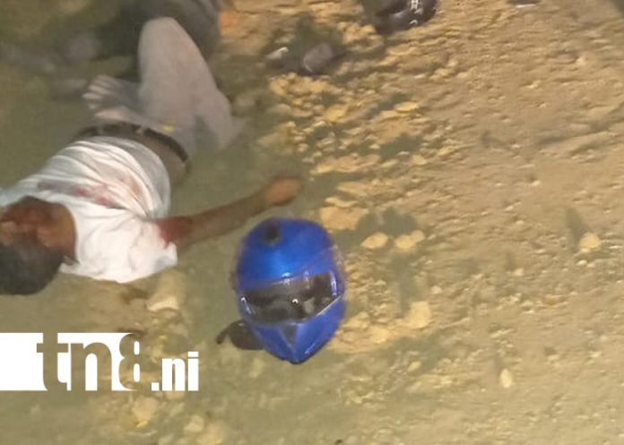 Foto: Motocicleta choca contra camioneta en Nagarote y deja lesionados/TN8