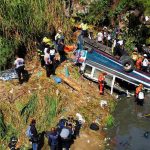 Tragedia en Guatemala: autobús cae a barranco y deja 15 muertos Foto: Tragedia en Guatemala / Cortesía