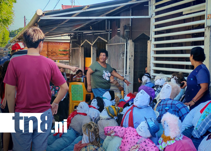 Foto: ¡Muñecos del año viejo se venden como pan caliente! Previo al fin de año en Rivas/TN8