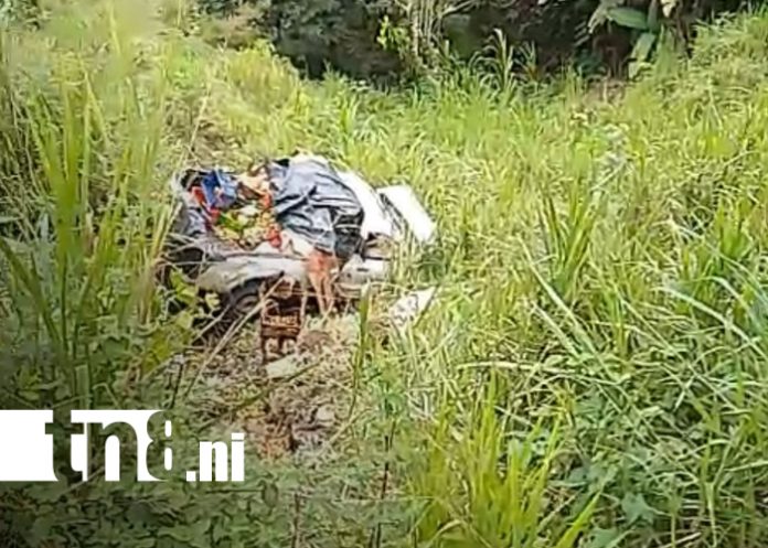 2 Foto: Camioneta cae a abismo de 15 metros en San José de Bocay, Jinotega/TN8
