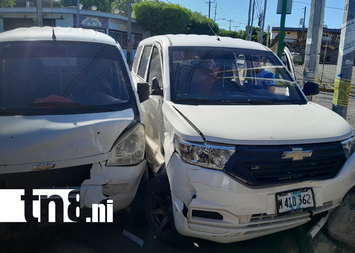 Foto: Irrespeto al semáforo provoca accidente de tránsito en Monseñor Lezcano, Managua/TN8