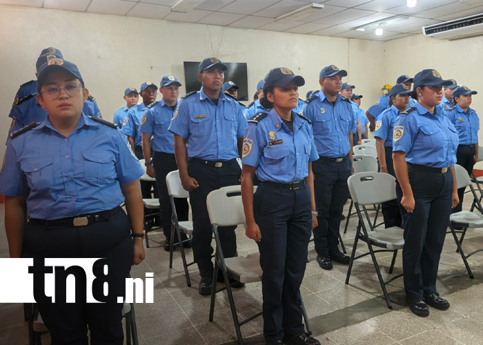 Foto: Escuela nacional fortalece el trabajo preventivo de bomberos/ TN8