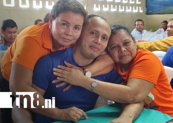 Foto: Familias se reencuentran en el sistema penitenciario de Granada/TN8