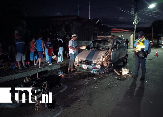 Foto: Motociclista impacta taxi en Bluefields y queda herido/TN8