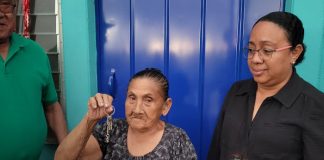Foto: Ancianita de 92 años estrena vivienda digna en Nandaime/TN8