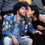 Selena Gómez y Benny Blanco derrochan ternura en juego de los Lakers Foto: Selena Gómez demuestra su afecto por Benny Blanco /Cortesía