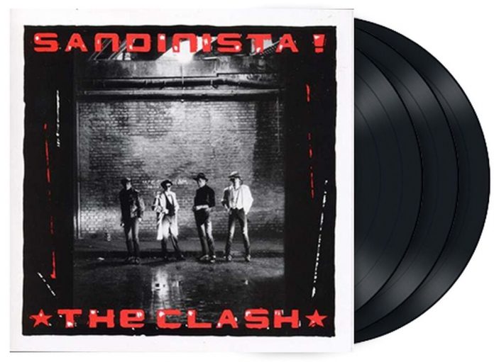 Foto: The Clash y su disco Sandinista! de 1980 Foto: The Clash y su disco Sandinista! de 1980