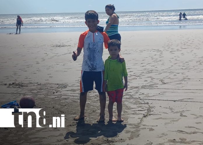 Foto: Playas de Pochomil y Masachapa se llenan de familias este fin de año/TN8