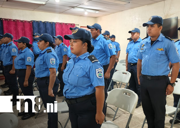 Foto: Escuela nacional fortalece el trabajo preventivo de bomberos/ TN8