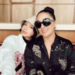 Madre de Ángela Aguilar alza la voz y defiende a su hija de ataques digitales Foto: La defensa de Aneliz Álvarez a su hija Ángela Aguilar / Cortesía