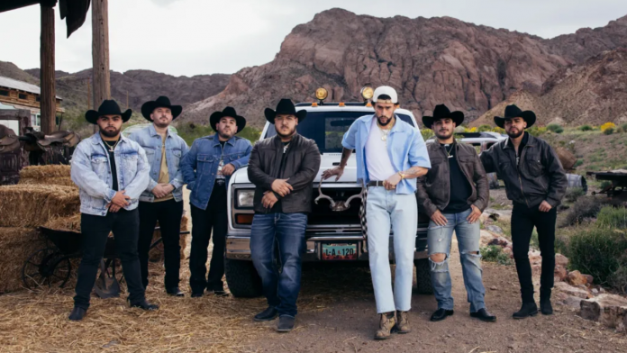 Foto: La colaboración con Grupo Frontera encendió el escenario /Cortesía