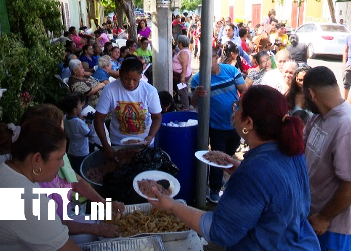 Foto: Familia Galo celebra la Gritería en Altagracia/ TN8