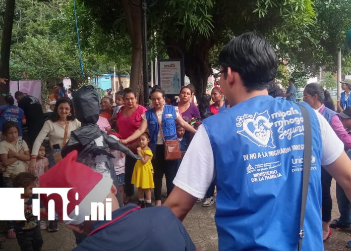 Foto: Niños disfrutan actividades preparadas por el Ministerio de la Familia/ TN8
