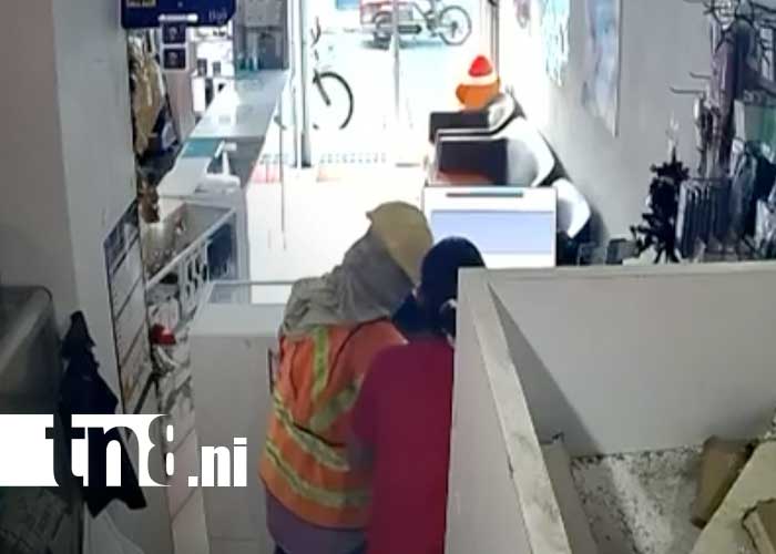 Foto: Violento asalto en tienda de celulares en Corinto, Chinandega / TN8