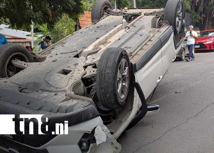 Foto: Aparatoso accidente en Managua / TN8