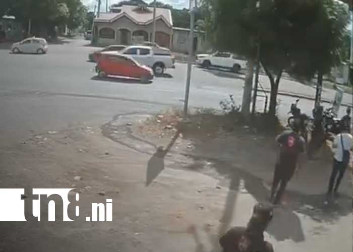Foto: Accidente en la intersección del barrio Carlos Marx, Managua / TN8