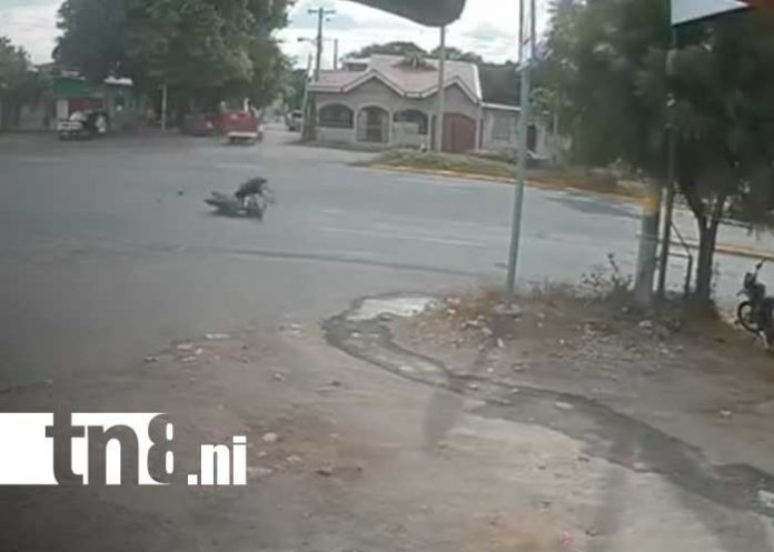 Foto: Accidente en la intersección del barrio Carlos Marx, Managua / TN8