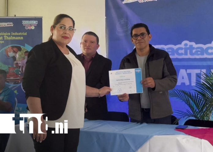 Foto: Reconocimiento a funcionarios públicos en Carazo / TN8