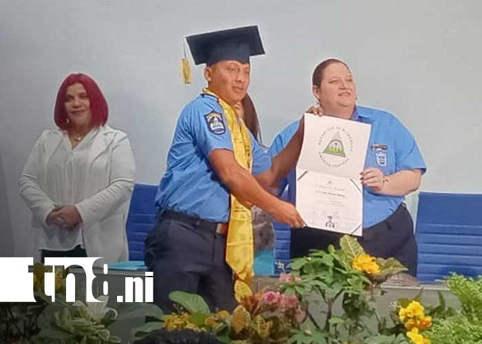 Foto: Bono de bachiller para servidores públicos del MINT Nicaragua / TN8
