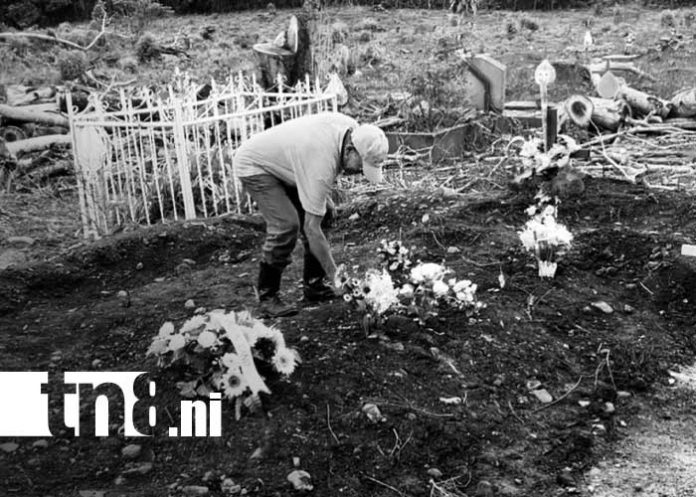 Foto: Padre que desenterró a su hijo en Pantasma, Jinotega, se quita la vida / TN8
