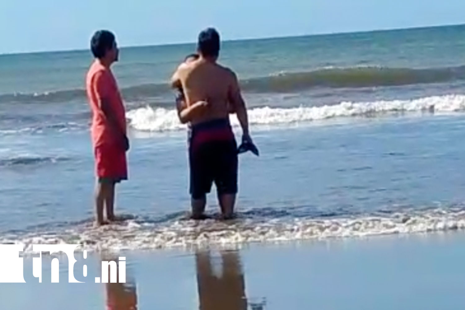 Foto: Dos adolescentes arrastrados por el mar en playa San Diego/ TN8