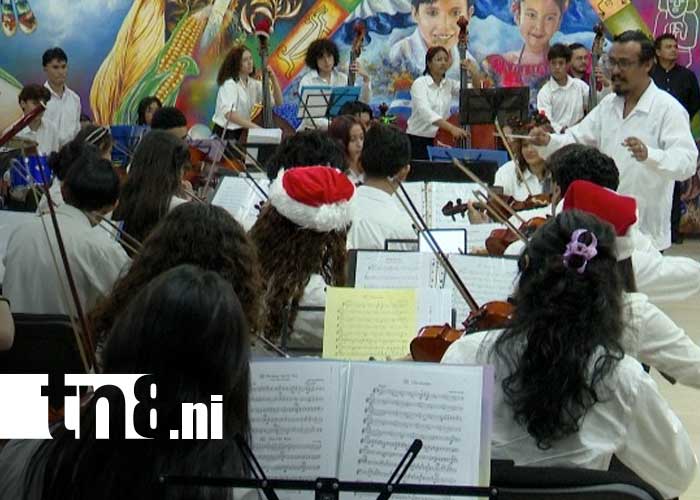 Foto: Orquesta y coro estudiantil en Managua / TN8