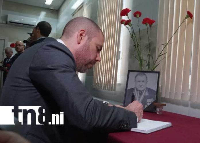 Foto: Autoridades de Nicaragua rinden homenaje a exembajador de Rusia / TN8