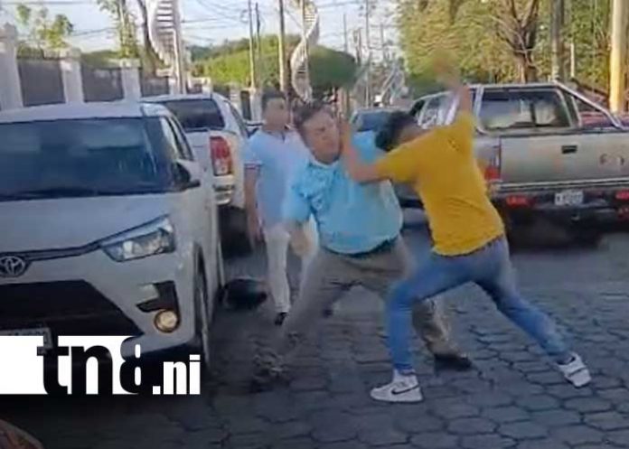 Foto: Se agarraron golpes en una calle de Managua / TN8