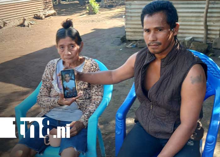 Foto: Padres desesperados en Managua por una desaparición / TN8