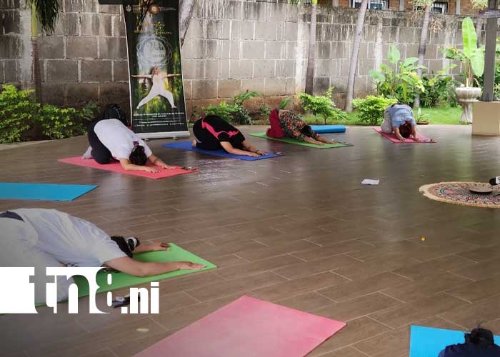 Foto: Práctica del yoga desde Managua / TN8