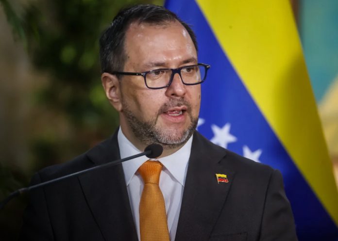 Foto: Venezuela alerta al mundo sobre escalada militar /cortesía