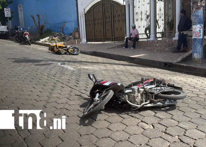 Foto: Violento choque entre motocicletas deja dos personas lesionadas en Juigalpa, Chontales/TN8