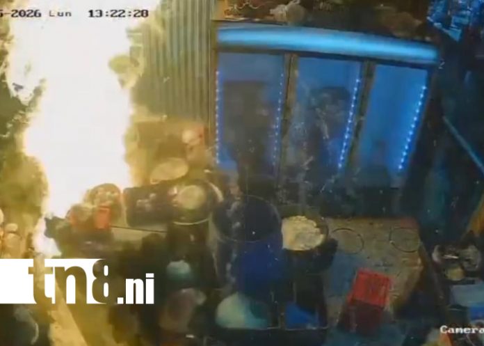 Foto: Explosión de tanque de gas desata pánico en mercado Israel Lewites/TN8 Foto: Explosión de tanque de gas desata pánico en mercado Israel Lewites/TN8