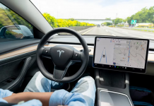 Tesla retira Autopilot en EE. UU. y Canadá por presión legal Foto: Tesla redefine su negocio: menos autos, más software/Cortesía