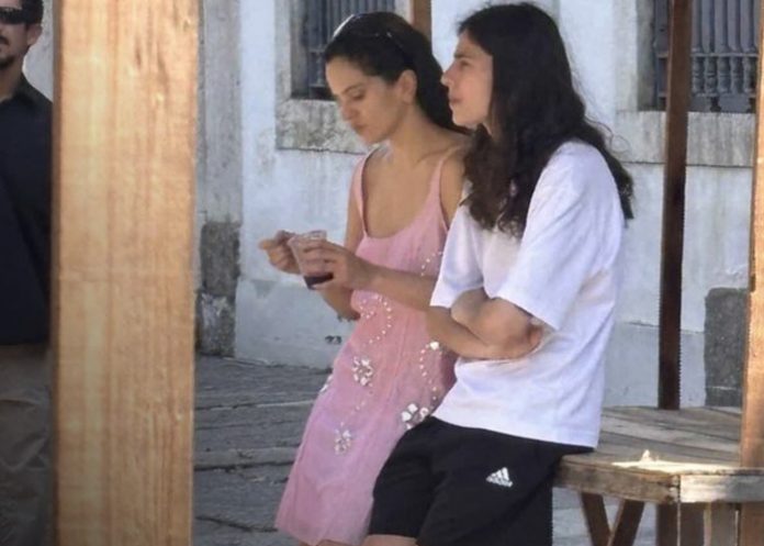 1 Foto: Rosalía y Loli Bahia, inseparables durante su estancia en Brasil/Cortesía