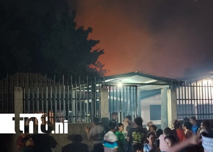 Foto: Incendio alarma a familias en colegio de Ciudad Sandino/TN8