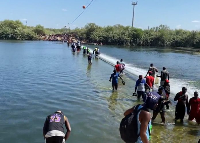 Foto: La dura amenaza de EE.UU. a migrantes /Cortesía