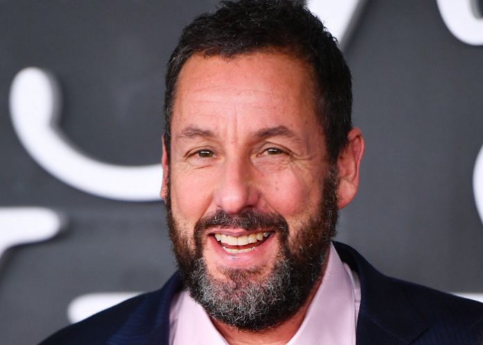 Foto: Entre risas, el actor Adam Sandler afirma que hará 50 películas más/ Cortesía
