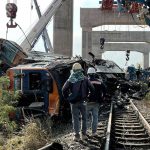Foto: Heridos al caer una grúa sobre un tren en Tailandia /Cortesía