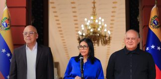 Foto: Delcy Rodríguez habla con Trump /cortesía