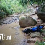 Foto: Motociclista fallece tras salir de la vía en el Puente Alalí, Nueva Segovia/ TN8
