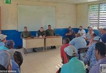 Ejército de Nicaragua fortalece seguridad en Silibila: Encuentro con productores y comerciantes Foto: Ejército fortalece seguridad en Silibila y el Caribe Norte/TN8