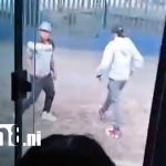 Foto: ¡Como si hubieran visto al diablo! Delincuentes se lanzan de ruta 110 al ser descubiertos robando/TN8
