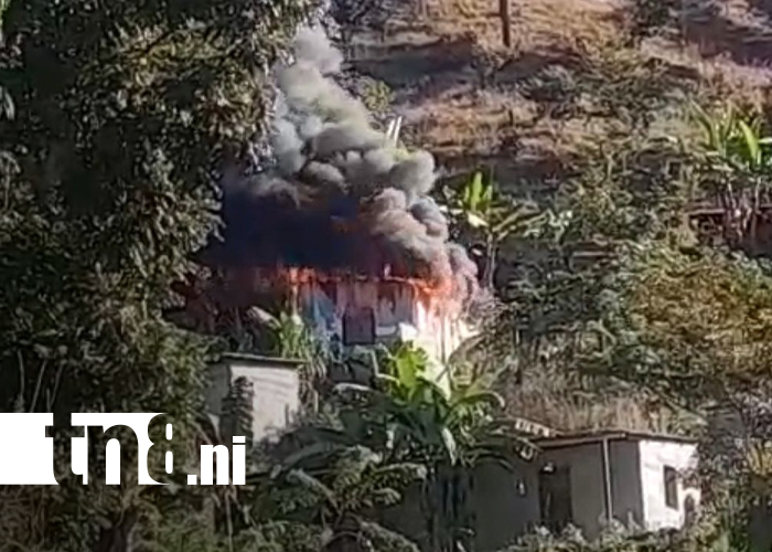 Foto: Incendio de origen eléctrico causa pérdidas totales en vivienda de Jalapa/TN8