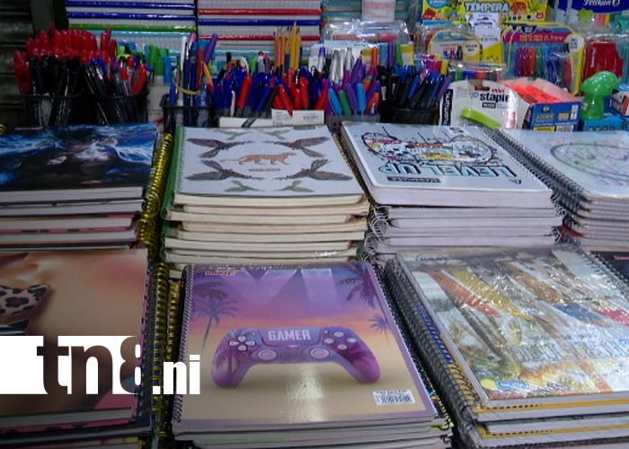 Foto: Ofertas escolares dinamizan el Mercado Roberto Huembes/TN8