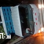 Foto: Accidentes en Managua deja camión volcado y vehículo destruido/TN8