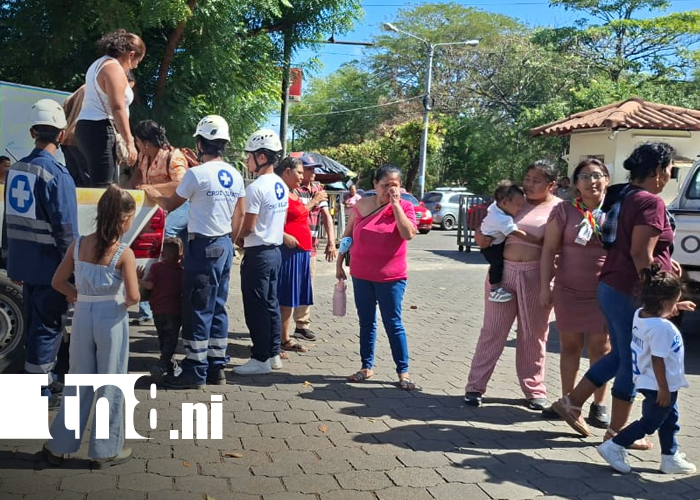 Foto: Mega Feria de Especialidades atiende a miles de pacientes en Granada/TN8