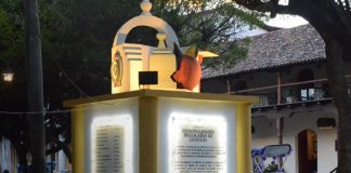 Foto: Familias de Granada celebran la renovación del parque central en su segunda etapa/TN8