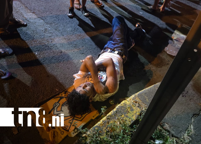 Foto: Dos jóvenes resultan lesionados tras choque entre motocicletas en San Judas, Managua/TN8