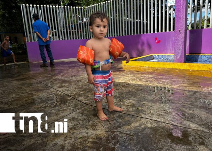 2 Foto: Familias disfrutan del Centro Turístico Xilonem previo al regreso a clases/TN8